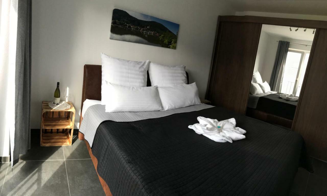 Main Boarding House Apartment มิลเทินแบร์ก ภายนอก รูปภาพ