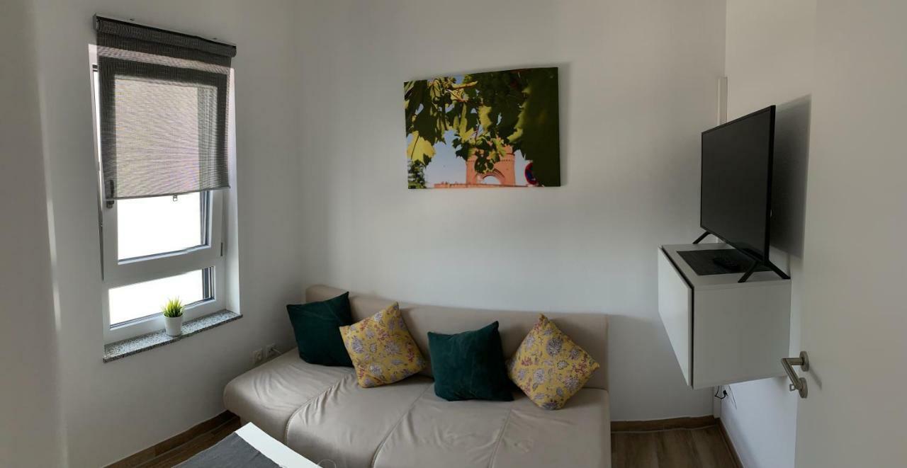 Main Boarding House Apartment มิลเทินแบร์ก ห้อง รูปภาพ